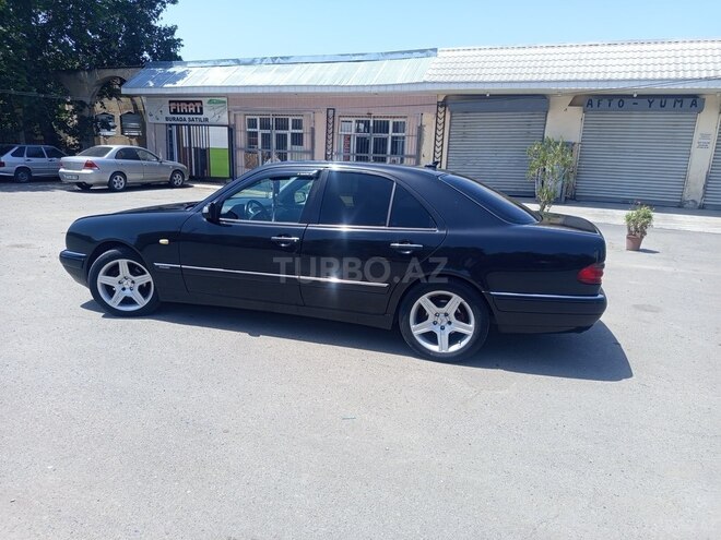 Mercedes E 240 1998, 385,799 km - 2.4 l - Sabirabad