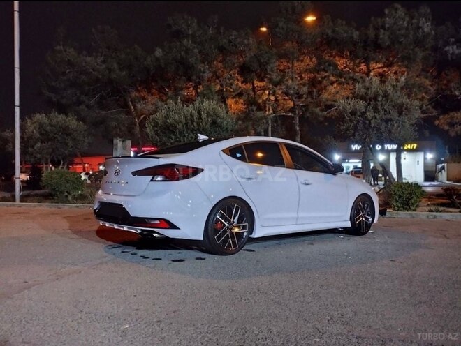 Hyundai Elantra 2019, 123,919 km - 1.6 l - Bakı