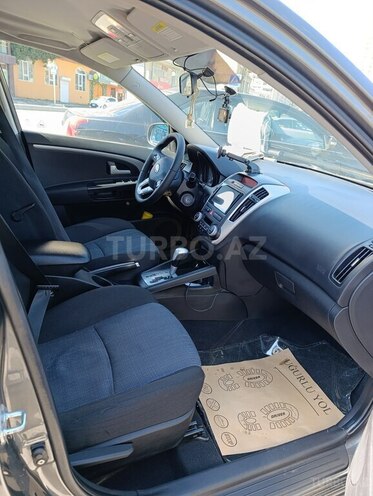 Kia Ceed 2010, 290,289 km - 1.6 л - Xırdalan