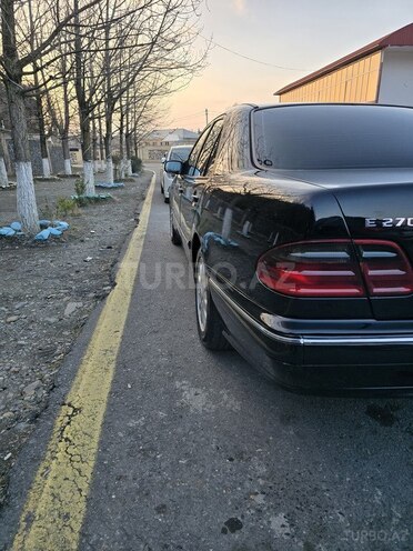 Mercedes E 270 2000, 545,000 km - 2.7 l - Balakən