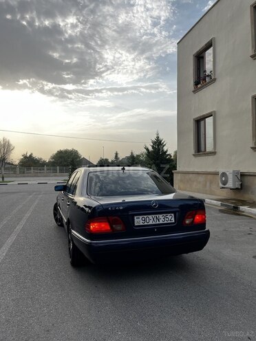 Mercedes E 240 1998, 249,258 km - 2.4 l - Salyan