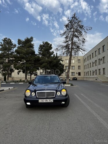 Mercedes E 240 1998, 249,258 km - 2.4 l - Salyan