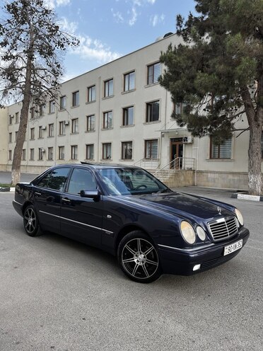 Mercedes E 240 1998, 249,258 km - 2.4 l - Salyan