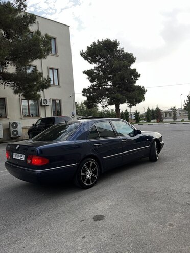 Mercedes E 240 1998, 249,258 km - 2.4 l - Salyan