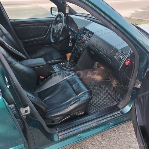 Mercedes C 180 1996, 250,000 km - 1.8 l - Qusar