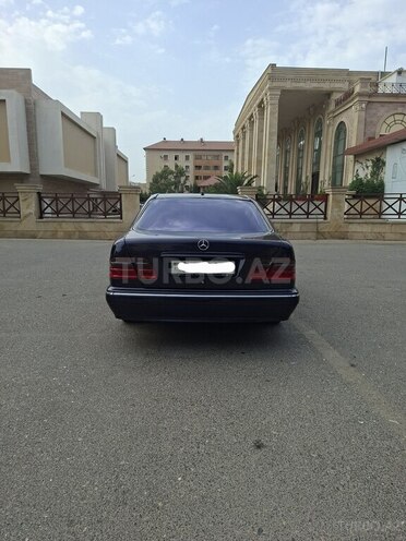 Mercedes E 220 d 1998, 262,000 km - 2.2 l - Bakı