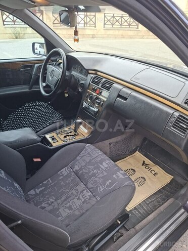 Mercedes E 220 d 1998, 262,000 km - 2.2 l - Bakı