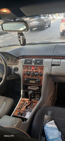 Mercedes E 220 d 1998, 652,382 km - 2.2 l - Xudat