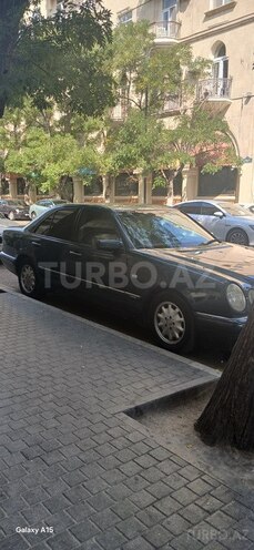 Mercedes E 220 d 1998, 652,382 km - 2.2 l - Xudat