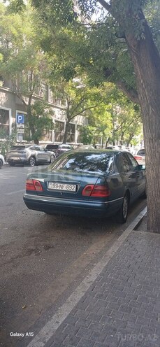 Mercedes E 220 d 1998, 652,382 km - 2.2 l - Xudat