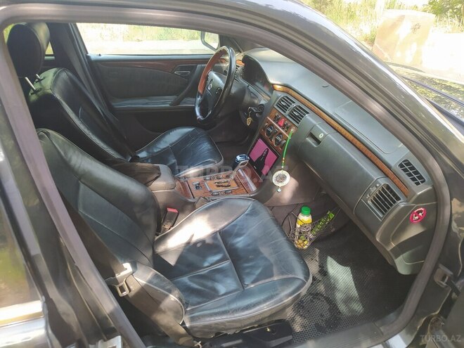 Mercedes E 220 d 1999, 499,540 km - 2.2 l - Ucar