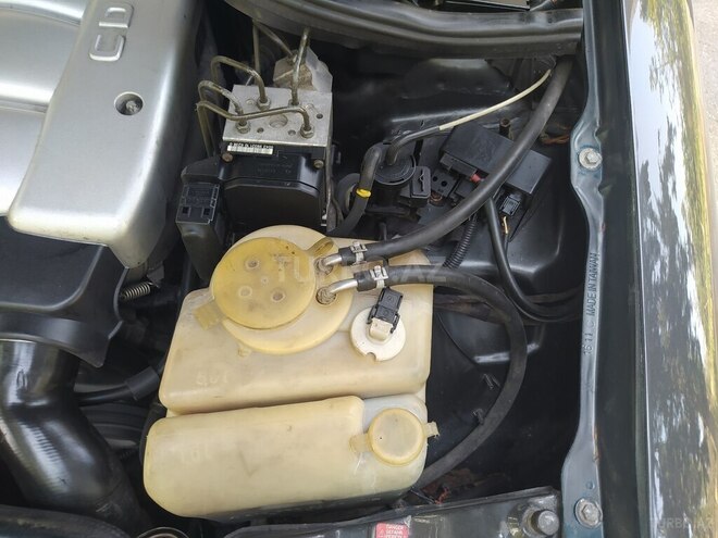 Mercedes E 220 d 1999, 499,540 km - 2.2 l - Ucar
