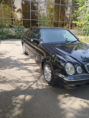 Mercedes E 220 d 1999, 499,540 km - 2.2 l - Ucar