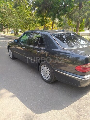 Mercedes E 220 d 1999, 499,540 km - 2.2 l - Ucar