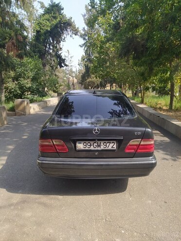 Mercedes E 220 d 1999, 499,540 km - 2.2 l - Ucar