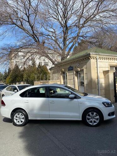 Volkswagen Polo 2015, 90,000 km - 1.6 l - Bakı