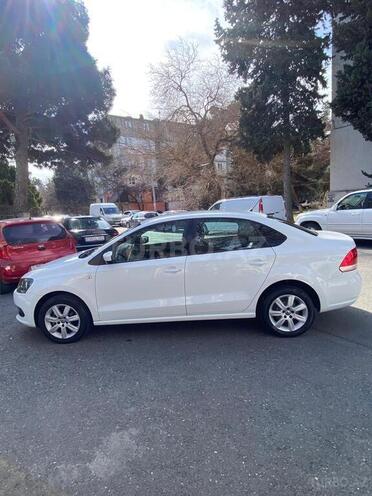Volkswagen Polo 2015, 90,000 km - 1.6 l - Bakı