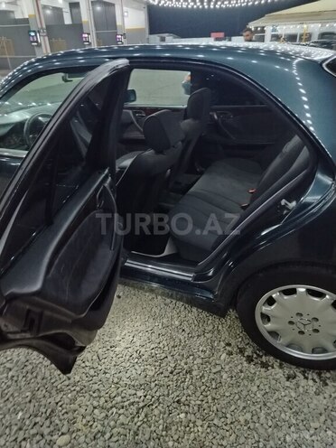 Mercedes E 220 1996, 327,280 km - 2.2 l - Lənkəran