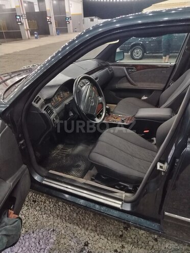 Mercedes E 220 1996, 327,280 km - 2.2 l - Lənkəran