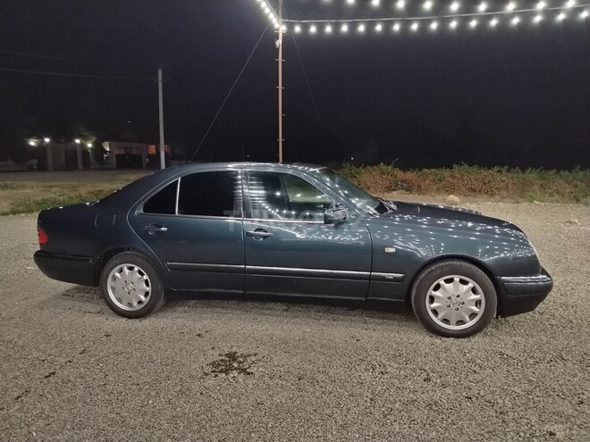 Mercedes E 220 1996, 327,280 km - 2.2 l - Lənkəran