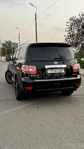 Nissan Patrol 2010, 270,000 km - 5.6 l - Bakı