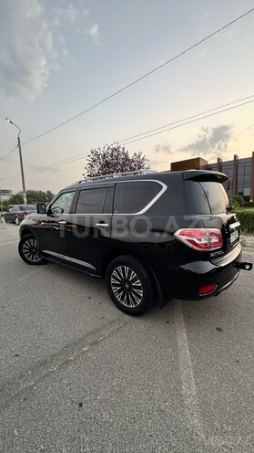 Nissan Patrol 2010, 270,000 km - 5.6 l - Bakı