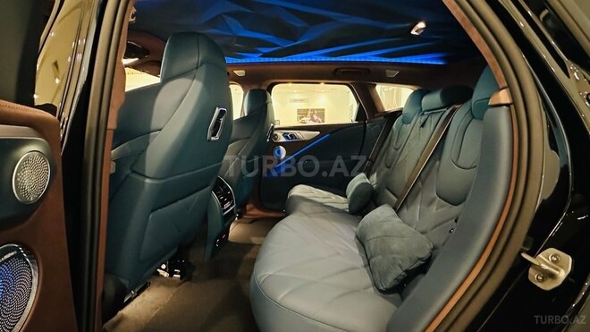 BMW XM 50e-16