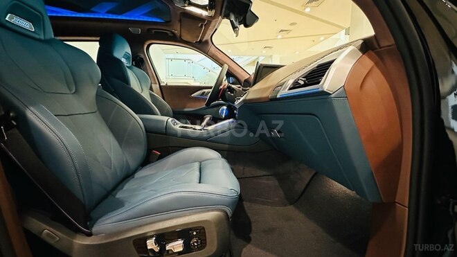 BMW XM 50e-18