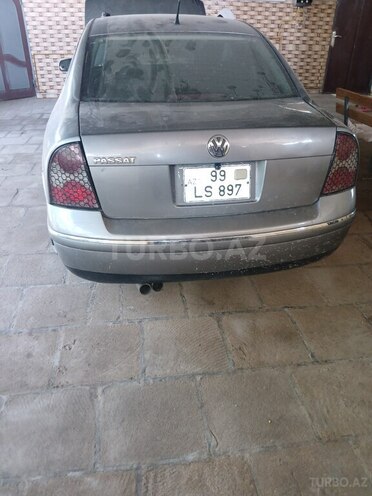 Volkswagen Passat 2002, 487,532 km - 1.8 l - Salyan