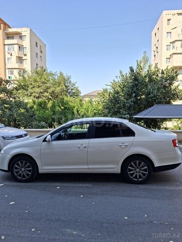 Volkswagen Jetta 2008, 215,519 km - 1.6 л - Bakı