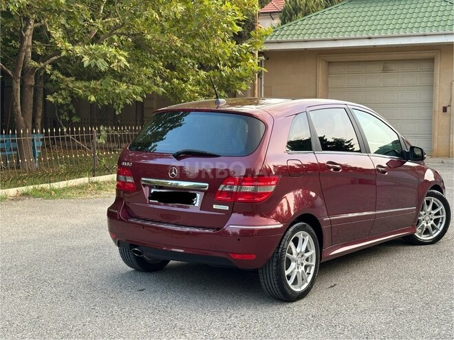 Mercedes B 170 2011, 112,000 km - 1.7 л - Sumqayıt