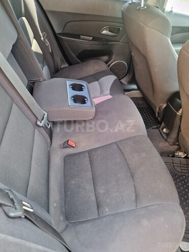 Chevrolet Cruze-9