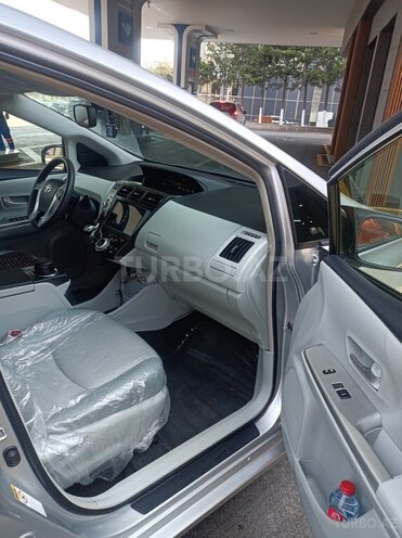 Toyota Prius V 2012, 198,600 km - 1.8 l - Bakı