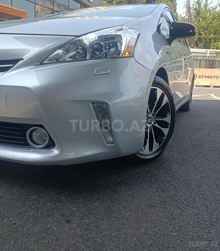 Toyota Prius V 2012, 198,600 km - 1.8 l - Bakı