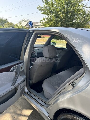 Mercedes E 270 2000, 407,236 km - 2.7 l - Qazax