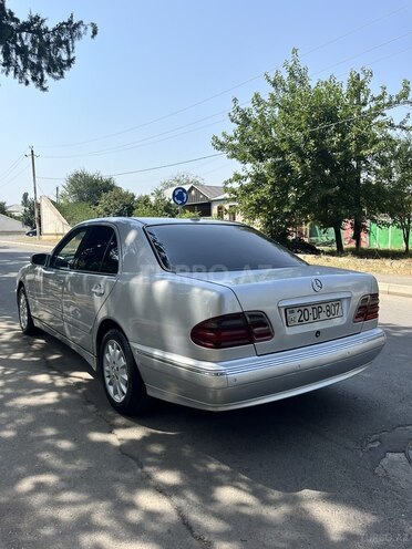 Mercedes E 270 2000, 407,236 km - 2.7 l - Qazax