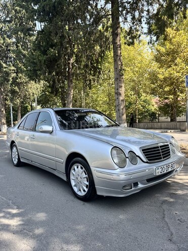 Mercedes E 270 2000, 407,236 km - 2.7 l - Qazax