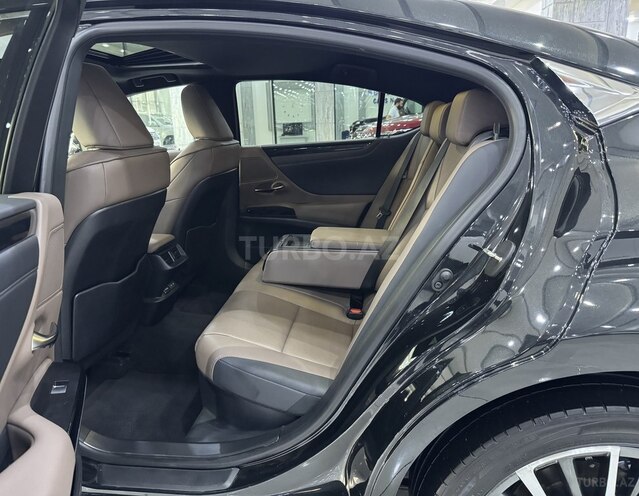 Lexus ES 300h 2023, 53,700 km - 2.5 l - Bakı