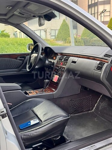 Mercedes E 240 2000, 393,000 km - 2.4 l - İmişli