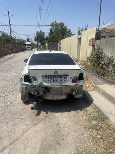 BMW 318 2001, 328,423 km - 1.9 l - Bakı