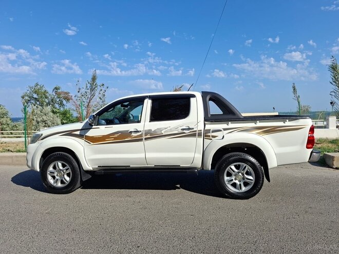 Toyota Hilux 2012, 230,000 km - 2.5 l - Bakı