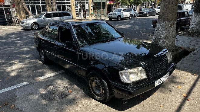 Mercedes E 220 1994, 270,363 km - 2.2 l - Qazax