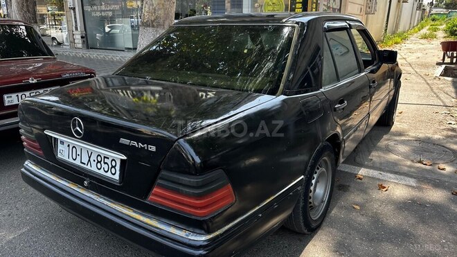 Mercedes E 220 1994, 270,363 km - 2.2 l - Qazax
