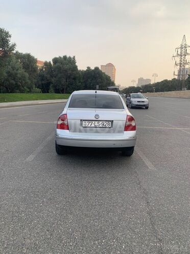 Volkswagen Passat 2001, 207,000 km - 1.8 l - Bakı