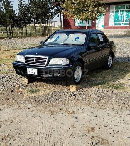 Mercedes C 240 2000, 379,814 km - 2.4 л - Salyan