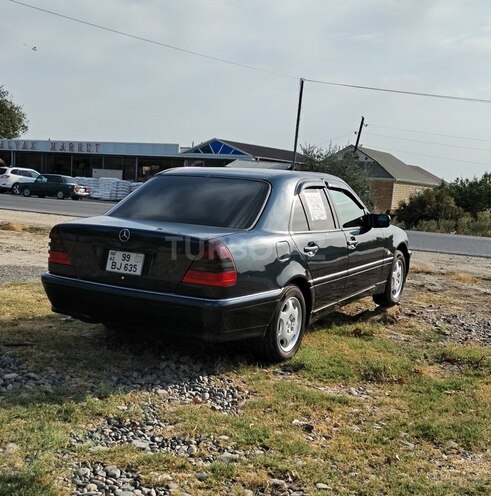 Mercedes C 240 2000, 379,814 km - 2.4 л - Salyan