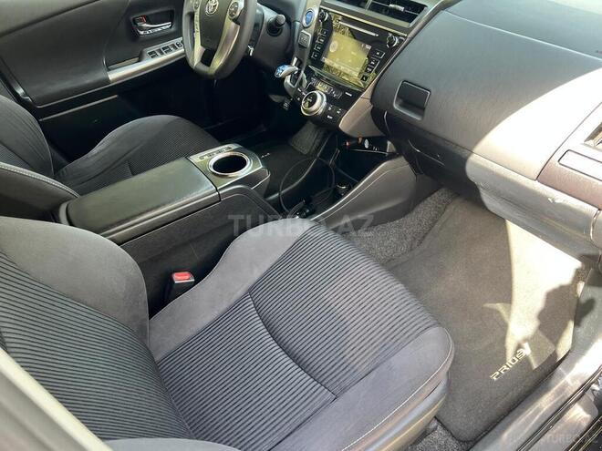 Toyota Prius V 2015, 131,000 km - 1.8 l - Sumqayıt