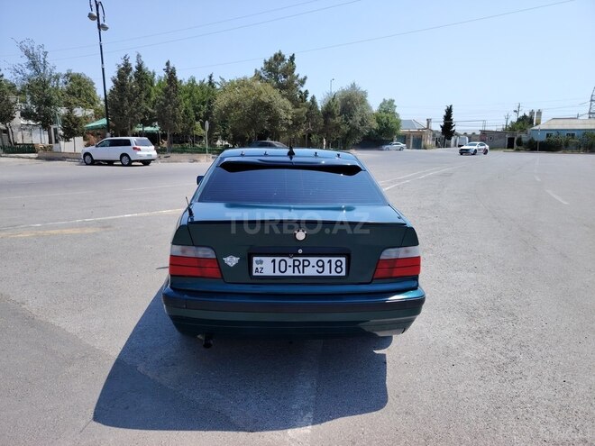 BMW 318 1993, 302,000 km - 1.8 l - Sumqayıt
