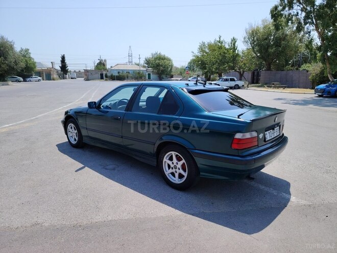 BMW 318 1993, 302,000 km - 1.8 l - Sumqayıt