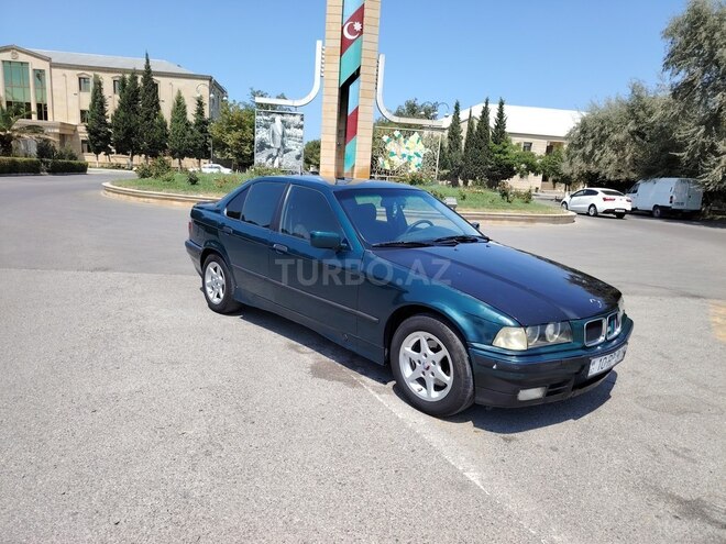 BMW 318 1993, 302,000 km - 1.8 l - Sumqayıt
